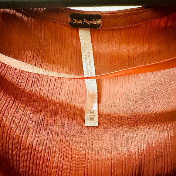 UNIQUE FREE PEOPLE
Orange and pink color
Excellent condition - Picture 3 of 5